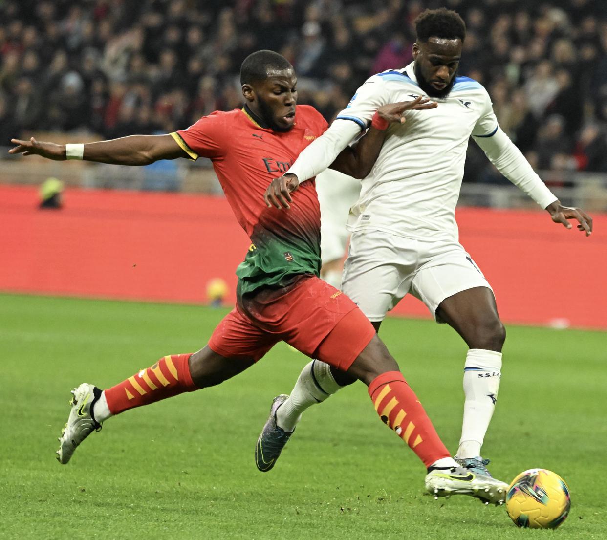 关于AC米兰对拉齐奥：意甲两支豪门的交锋的信息