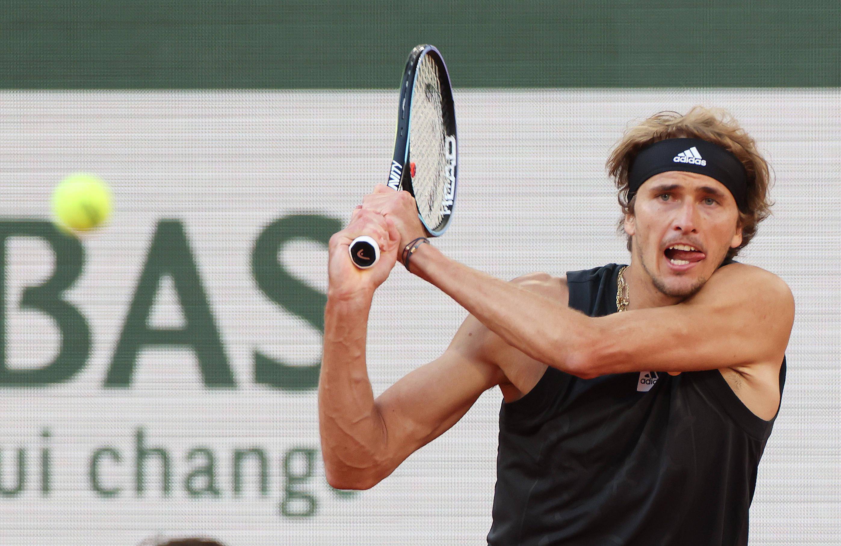 包含世界网球队翻盘欧洲网球队，兹维列夫一己之力扛起全队的词条