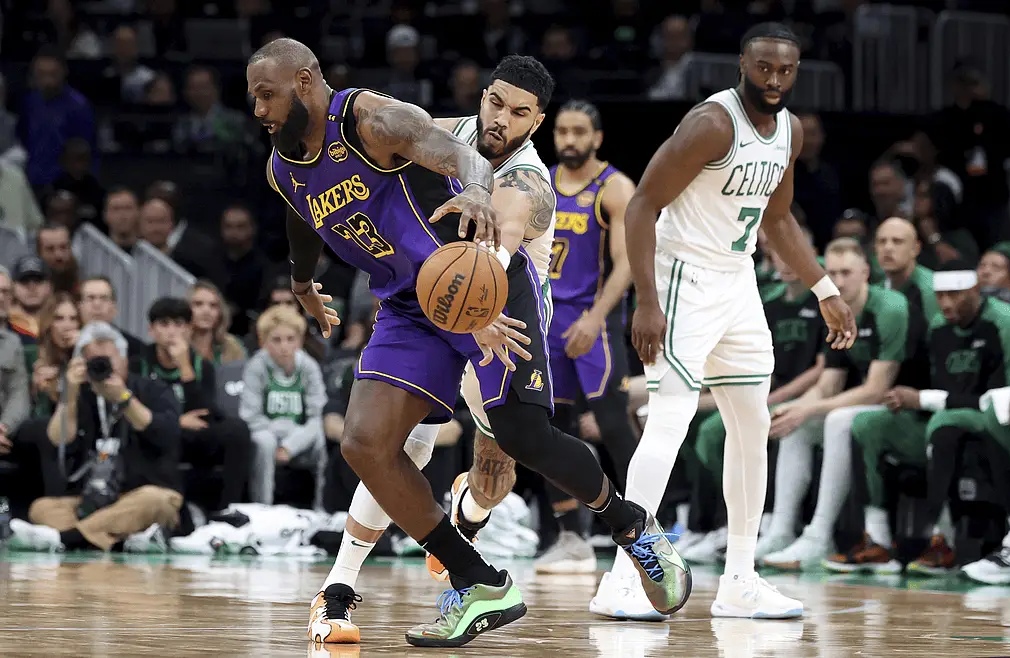 关于全明星助力!西蒙斯发挥出色助人战胜对手的信息 关于全明星助力!西蒙斯发挥出色助人战胜对手的信息