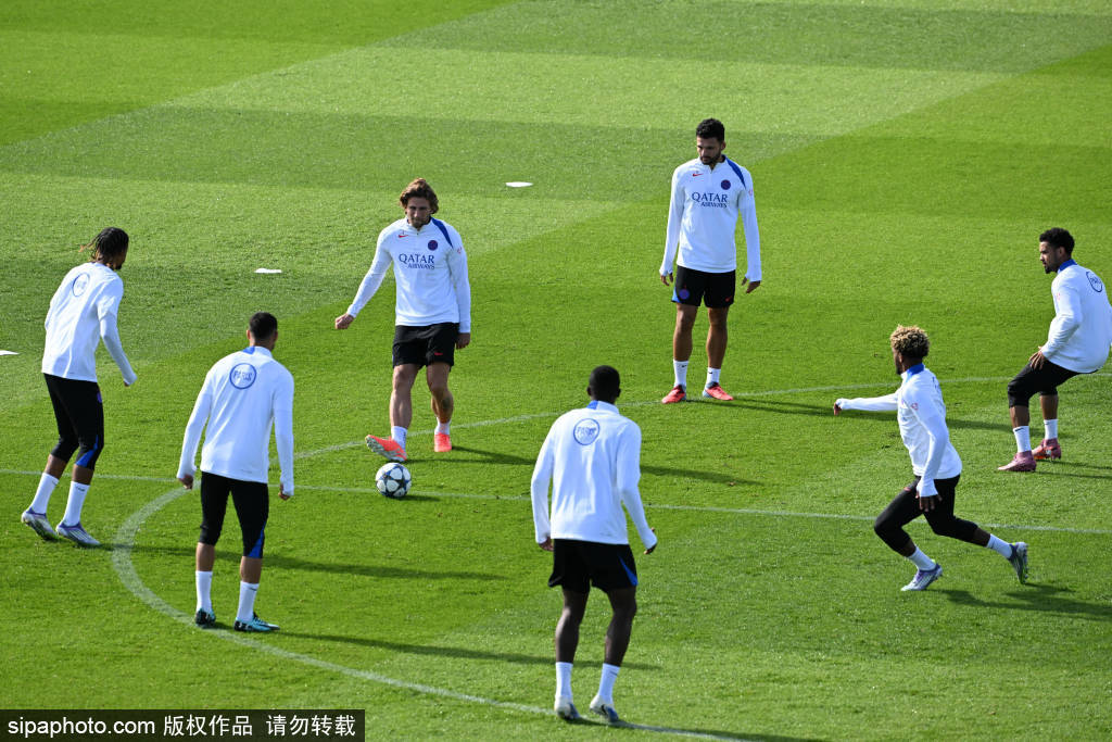 关于昂热出人意料地客场大胜，拉近法甲领头羊距离的信息