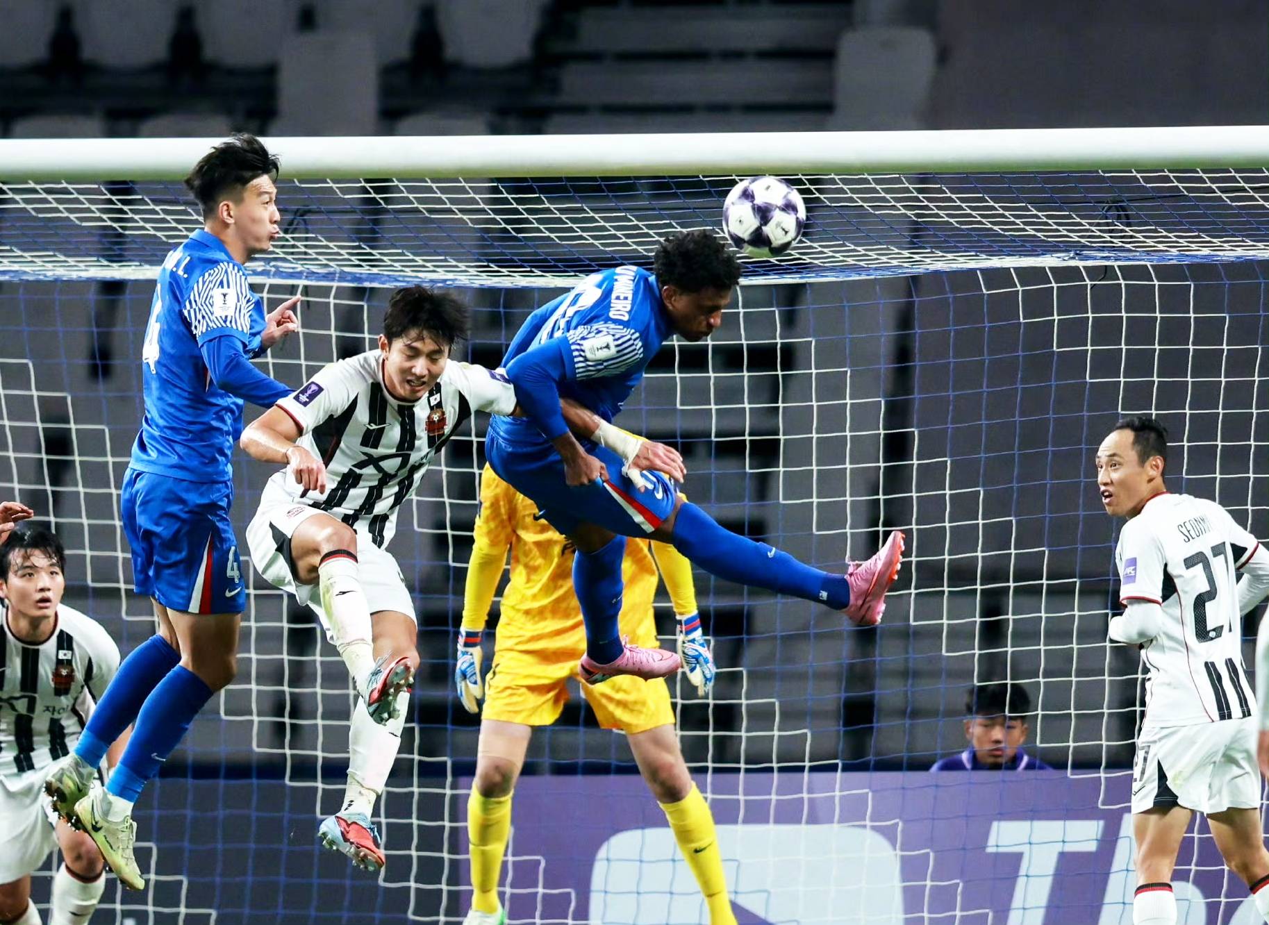 关于悉尼FC备战对阵上海申花，力争胜利晋级的信息