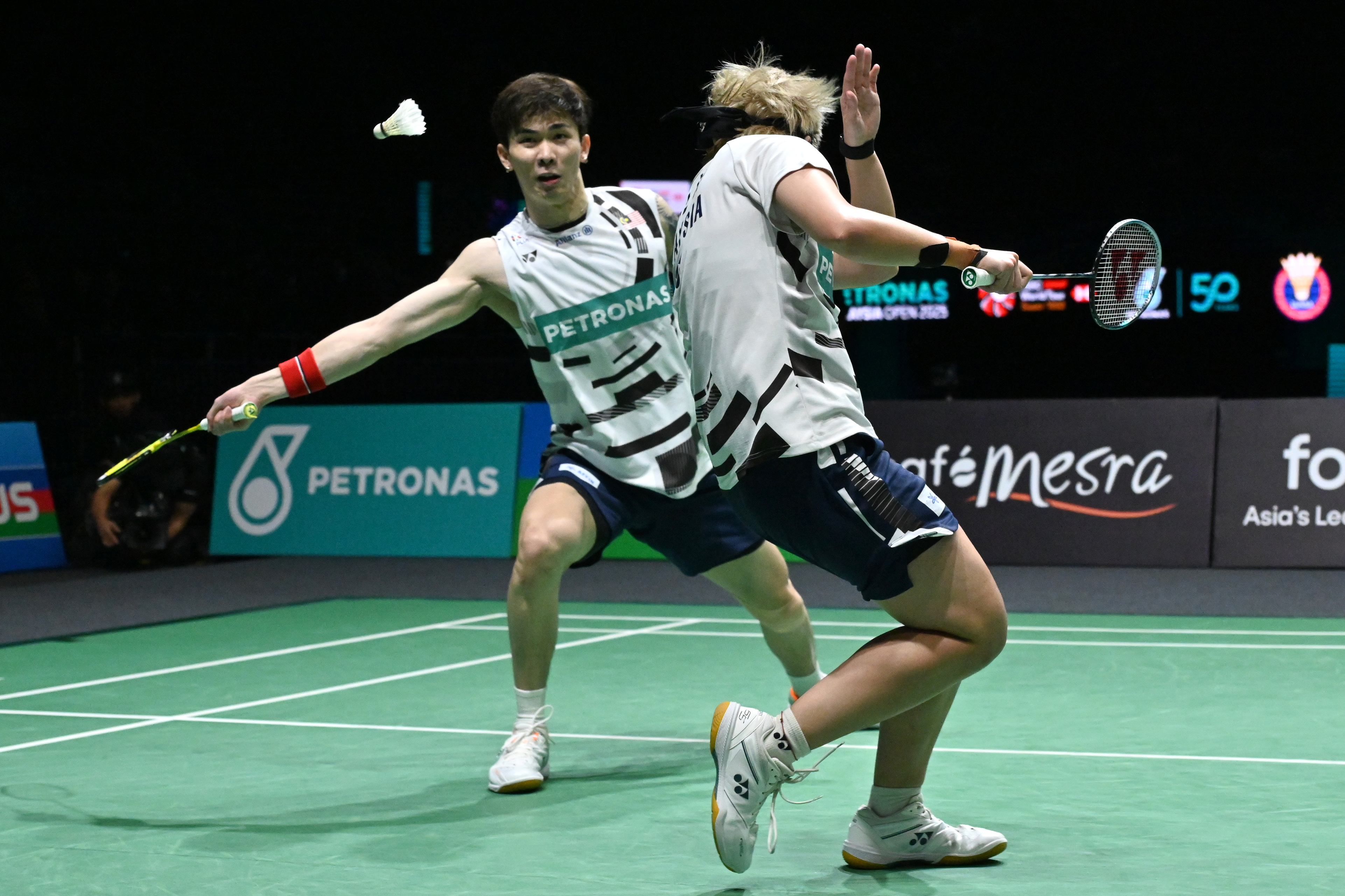 关于英格兰羽毛球队轻取马来西亚羽毛球队,陶菲克绝境逆转的信息 关于英格兰羽毛球队轻取马来西亚羽毛球队,陶菲克绝境逆转的信息